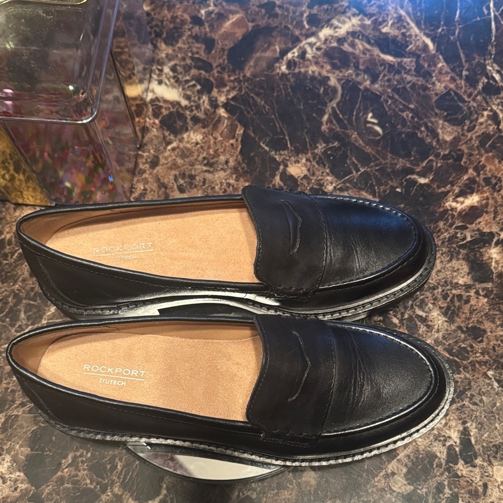 NWOT Rockport Women’s Kacey Black Leather Penny Loafers - Size 7M - Picture 3 of 9
